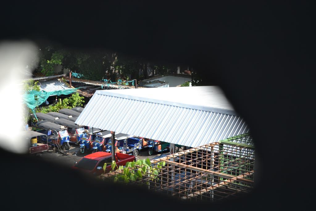 Jeesnail Guesthouse Bangkok Exterior photo