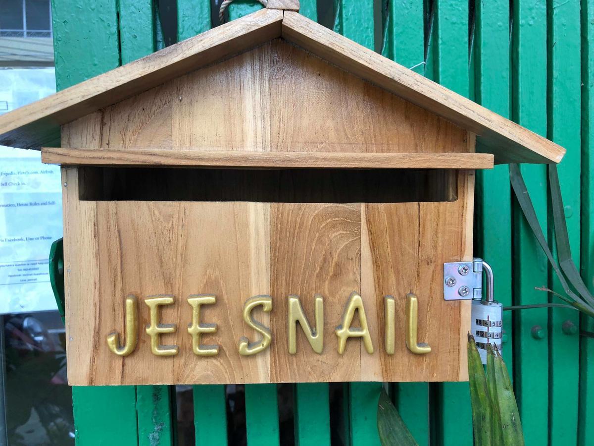 Jeesnail Guesthouse Bangkok Exterior photo