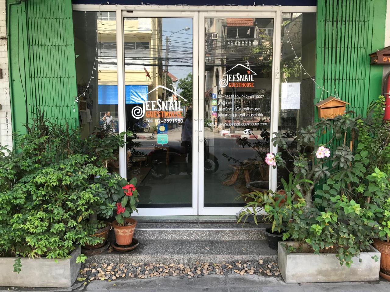 Jeesnail Guesthouse Bangkok Exterior photo