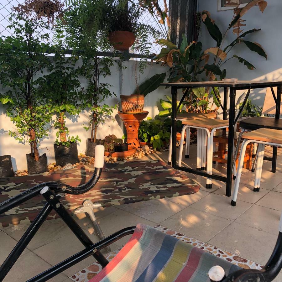 Jeesnail Guesthouse Bangkok Exterior photo